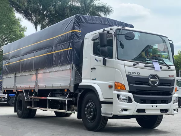 Dịch vụ thay Kính chắn gió xe tải Hino 8 tấn tận nơi